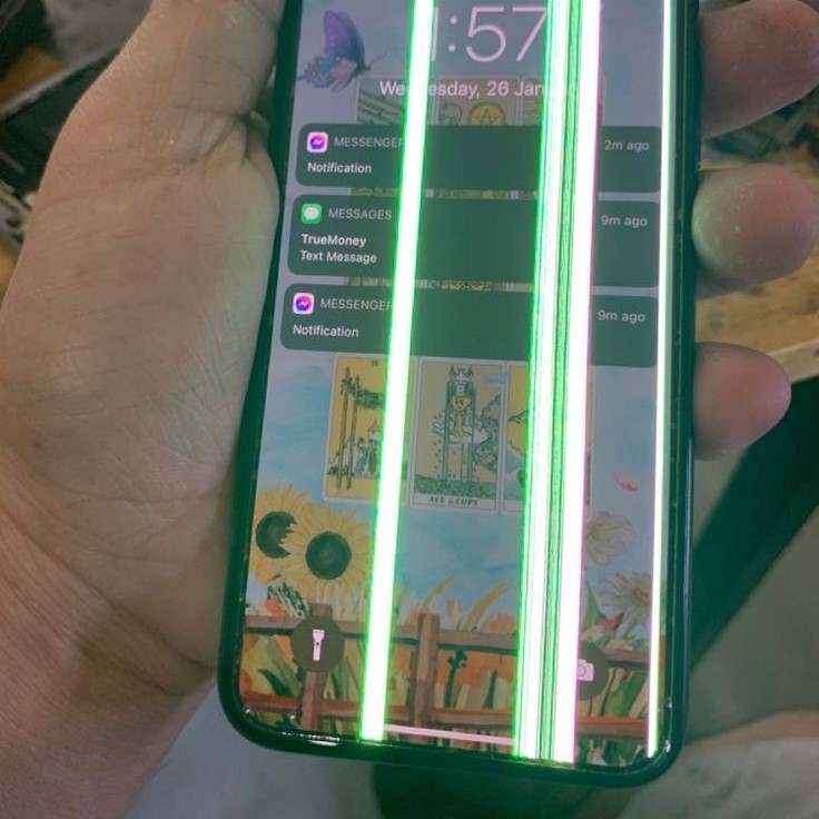 green line on iphone screen